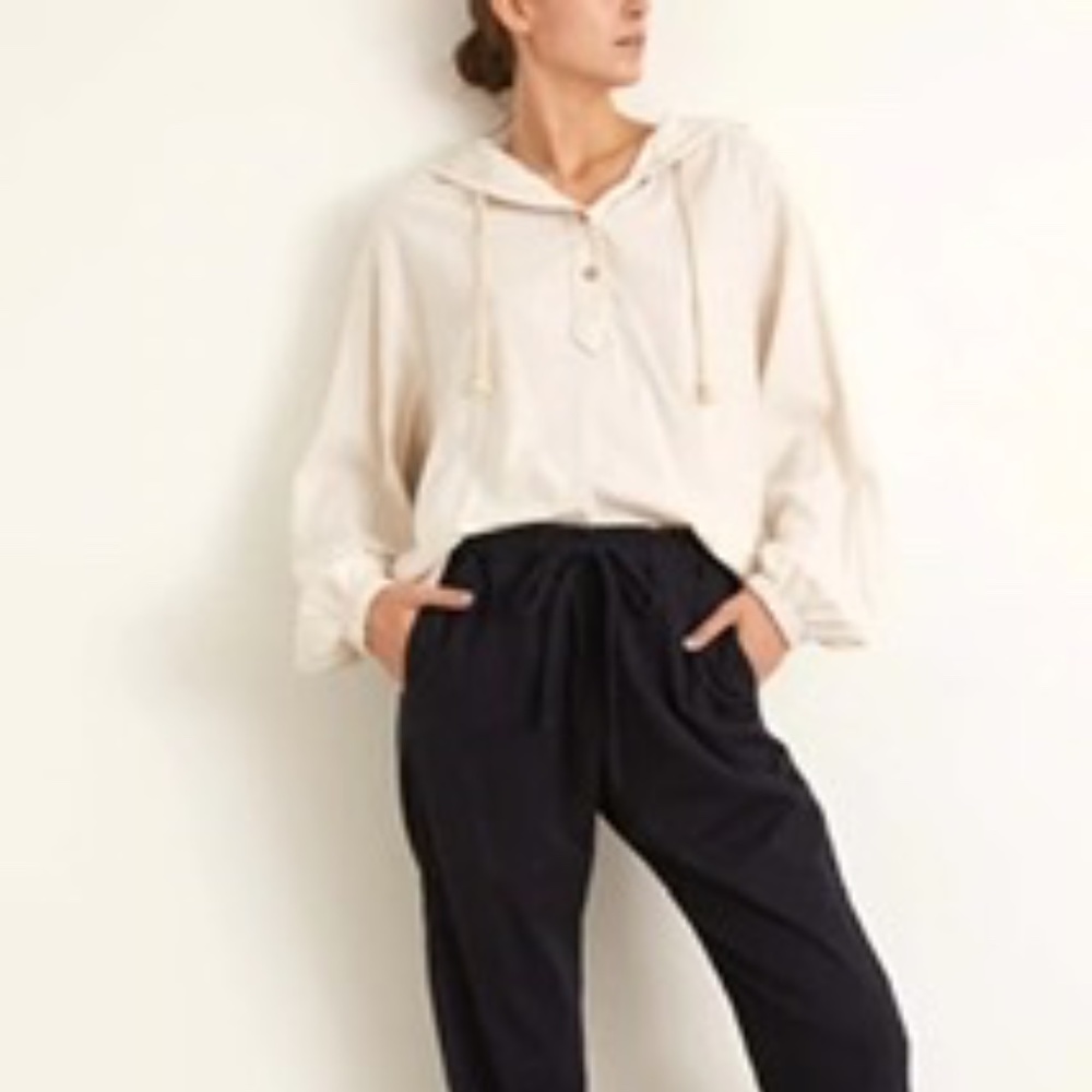 NWT XiRENA Finch Hoodie top sweatshirt size small in Pearls